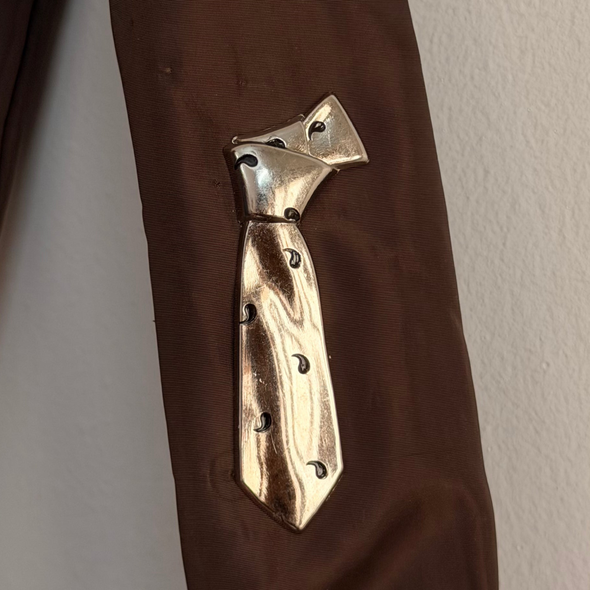 Nine to Slay Enamel Pin, white necktie lapel pin